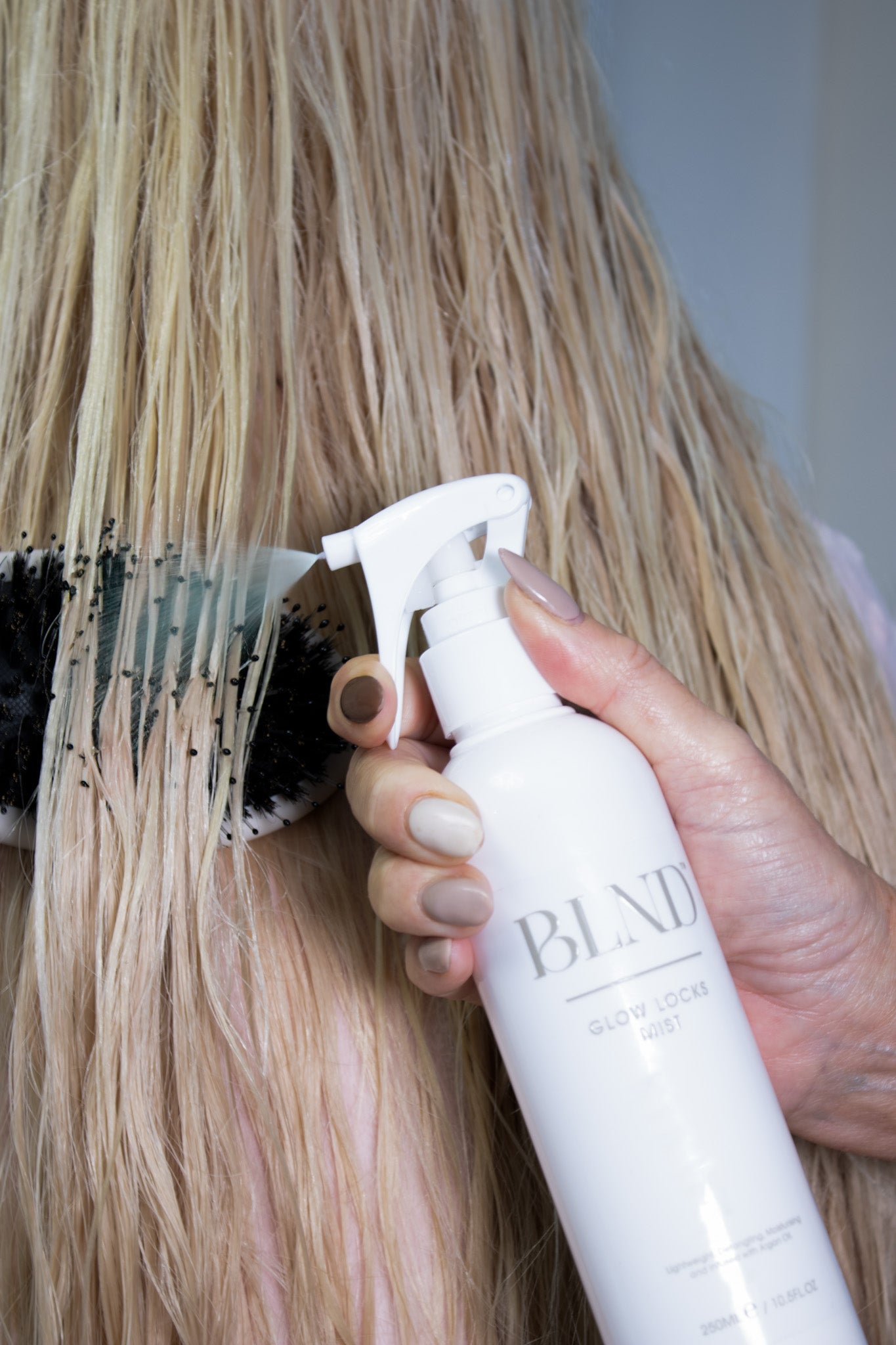 BLND GLOW LOCKS MIST